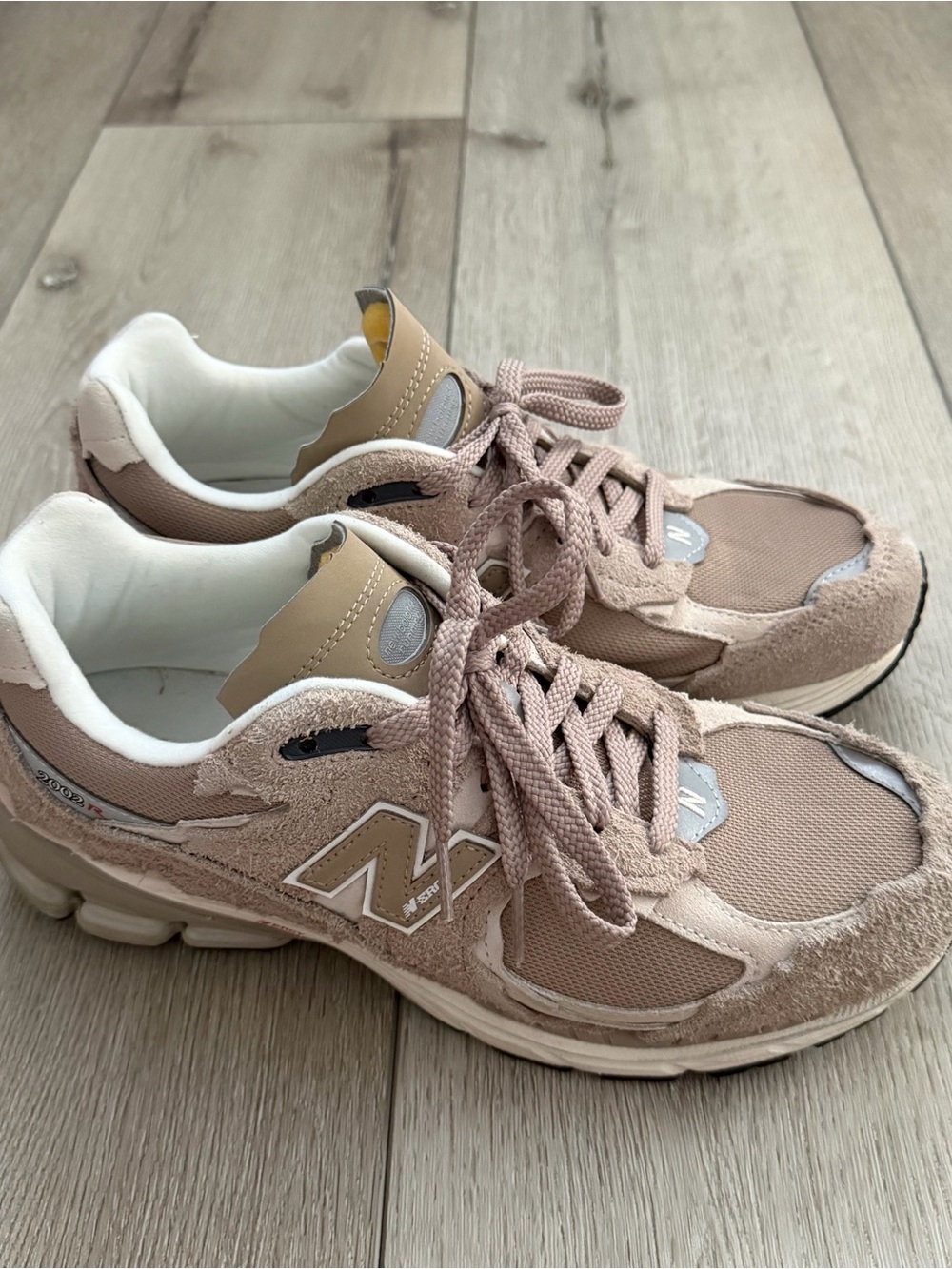 men’s new balance protection pack 2002R driftwood 9 - Picture 2 of 5